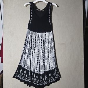 Raya Sun Black Tie Dye Kaftan Dress Women's Size Small Embroidered Pointed Hem